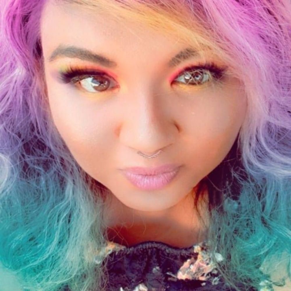 Meet your Posher, Zareena